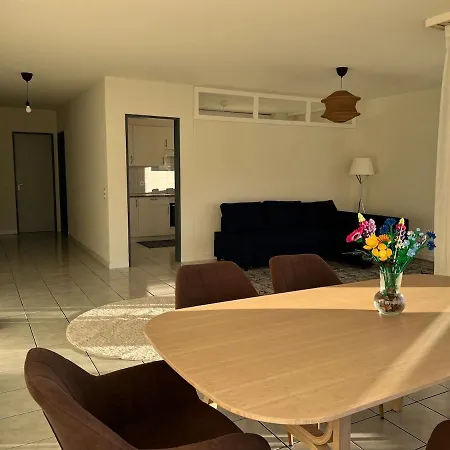 Apartment Sunny 3,5 Apt, 10 Min To Center, Free Parking *
