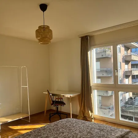 Sunny 3,5 Apt, 10 Min To Center, Free Parking *