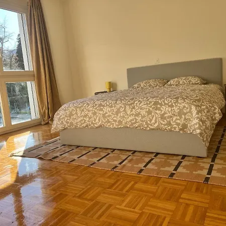 Sunny 3,5 Apt, 10 Min To Center, Free Parking Apartment *