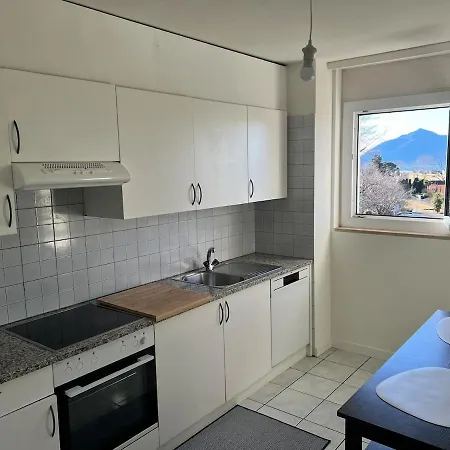 Apartment Sunny 3,5 Apt, 10 Min To Center, Free Parking