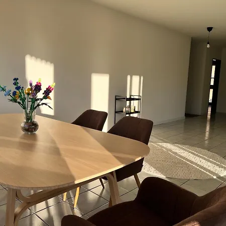 Apartment Sunny 3,5 Apt, 10 Min To Center, Free Parking *