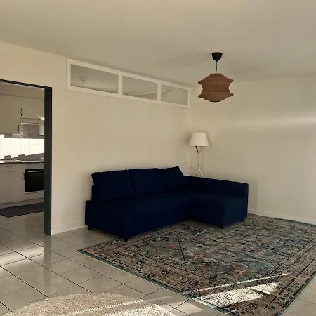 Sunny 3,5 Apt, 10 Min To Center, Free Parking Apartment
